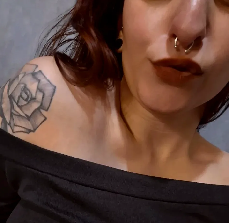 Ella, 34