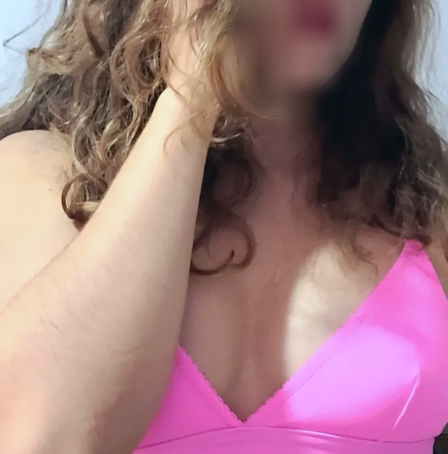 Jenni, 27