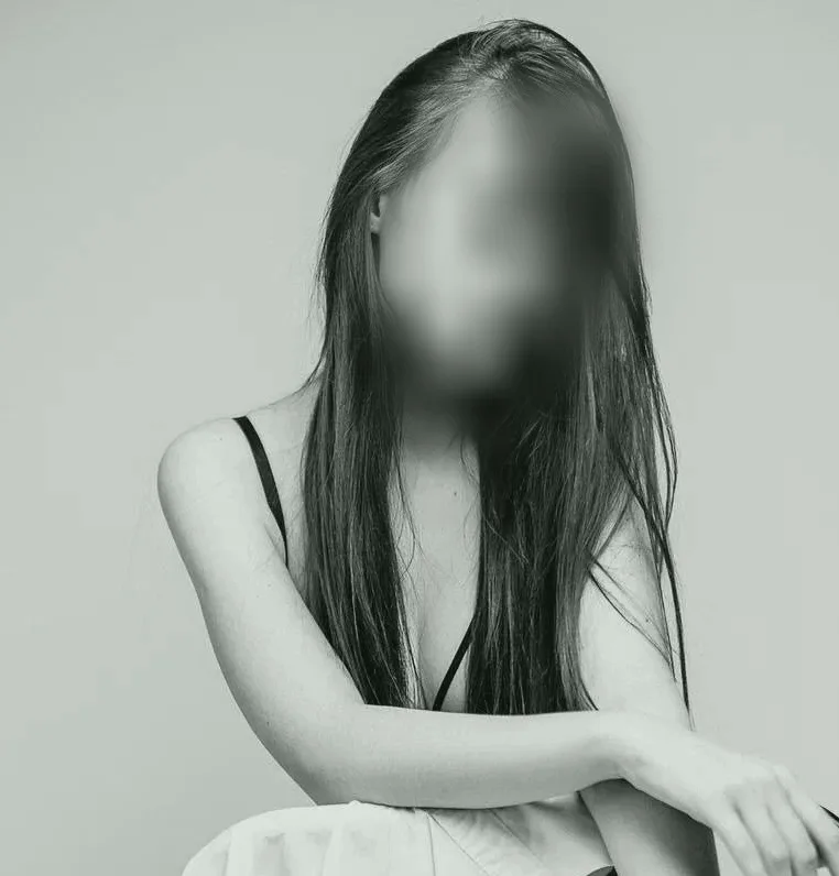 Julia, 19