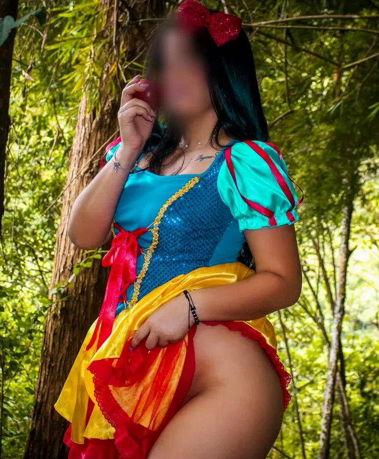 Nella, 33