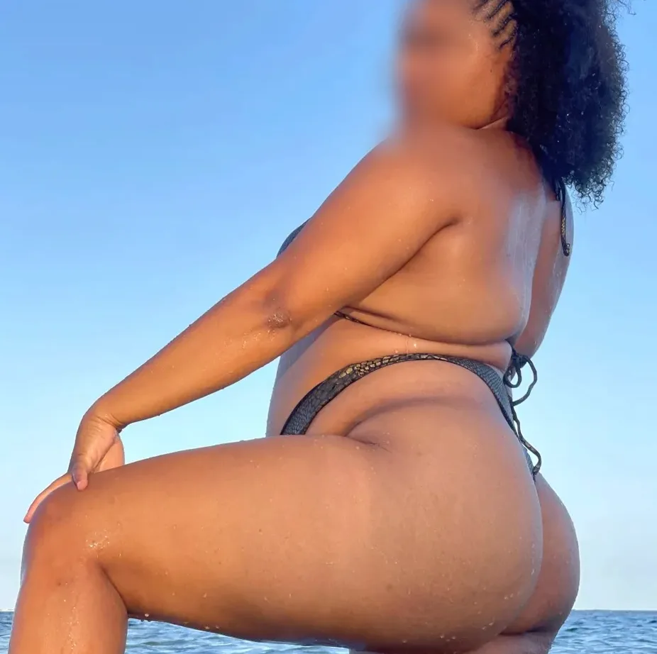 Nina, 29