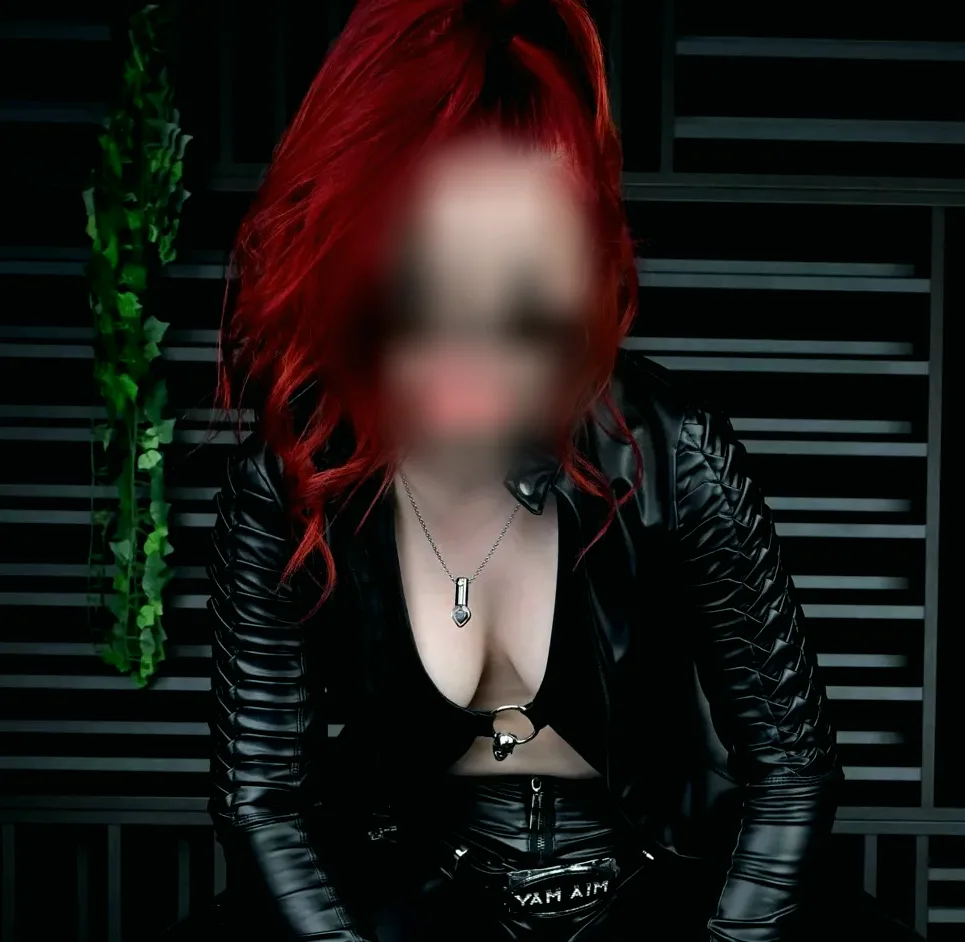 Paula, 24